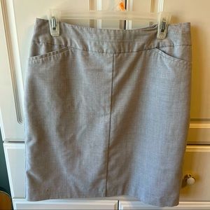 Gray Worthington Skirt with Pockets!
